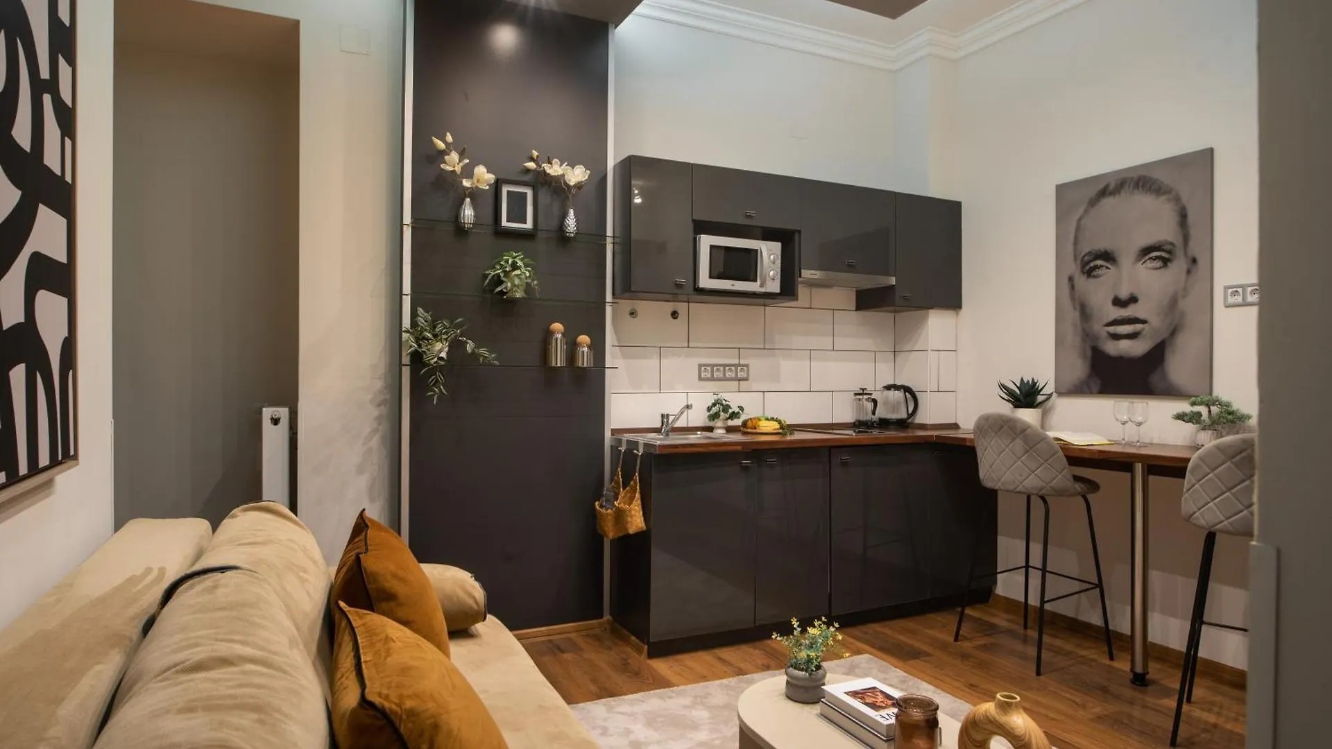 Chic Central 1Br Retreat Near New York Cafe With View Budapesta Ungaria