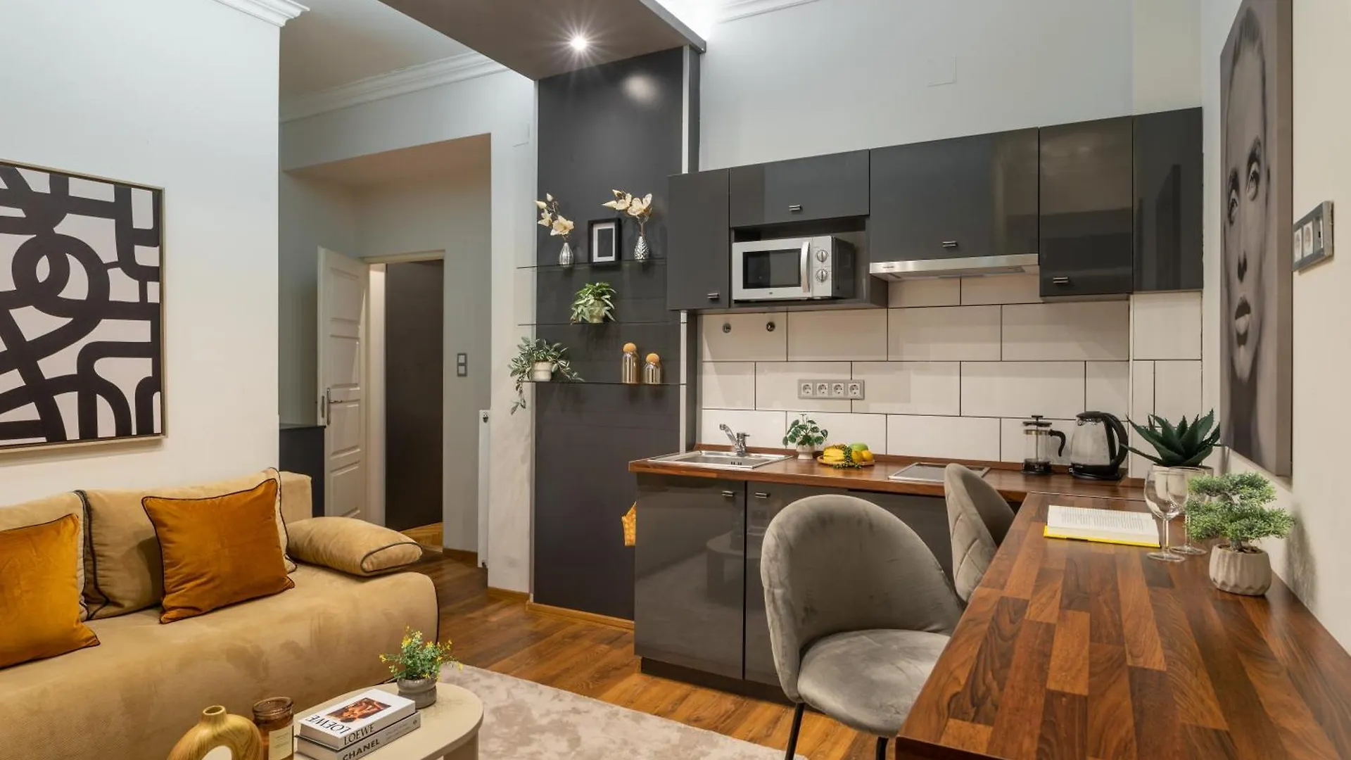 Apartament Chic Central 1Br Retreat Near New York Cafe With View Budapesta Ungaria