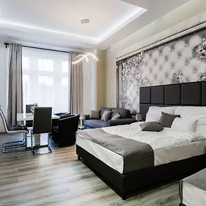 A Golden Star Modern Luxury And Apartament