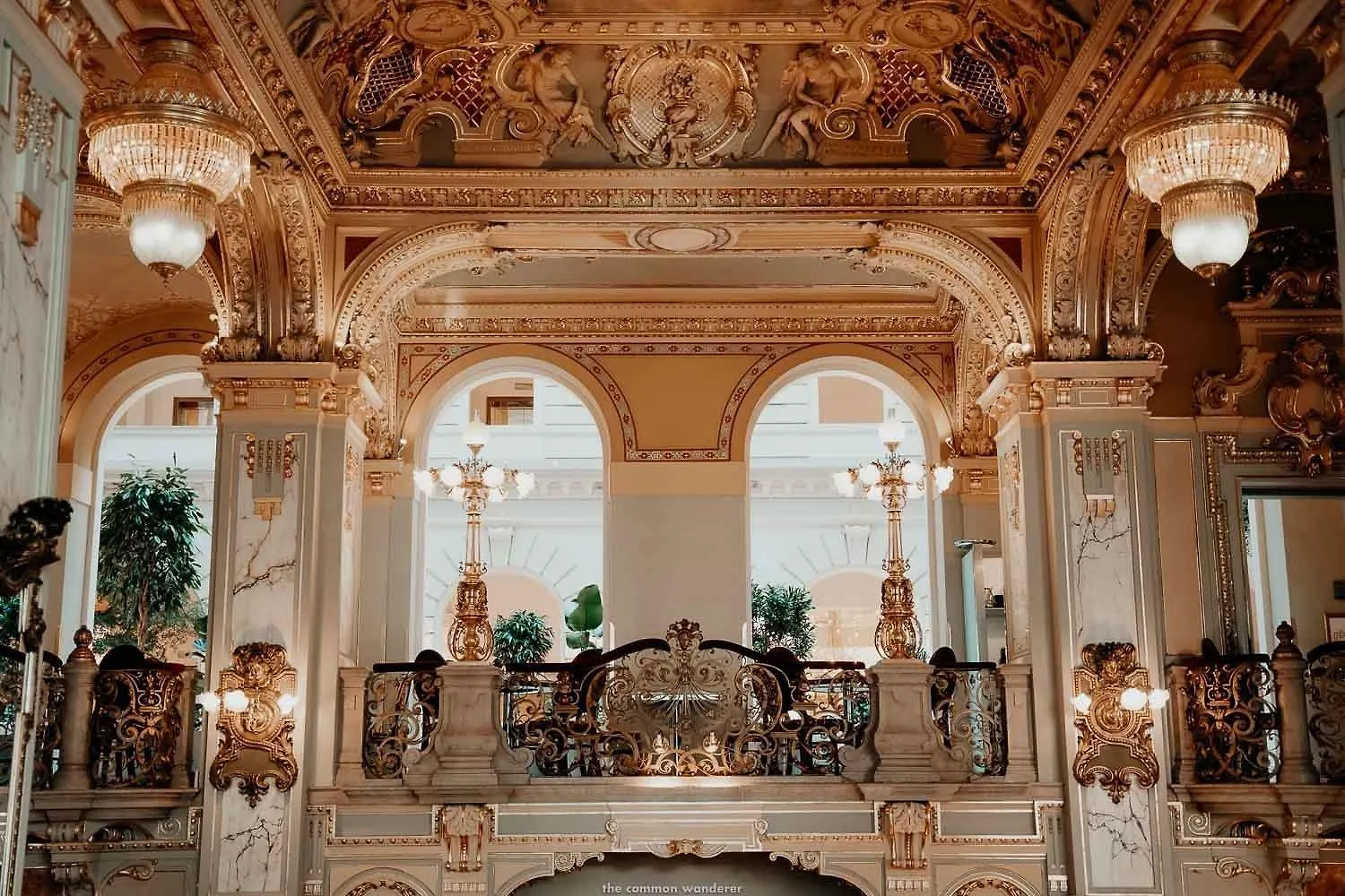 Chic Central 1Br Retreat Near New York Cafe With View Budapest Apartment